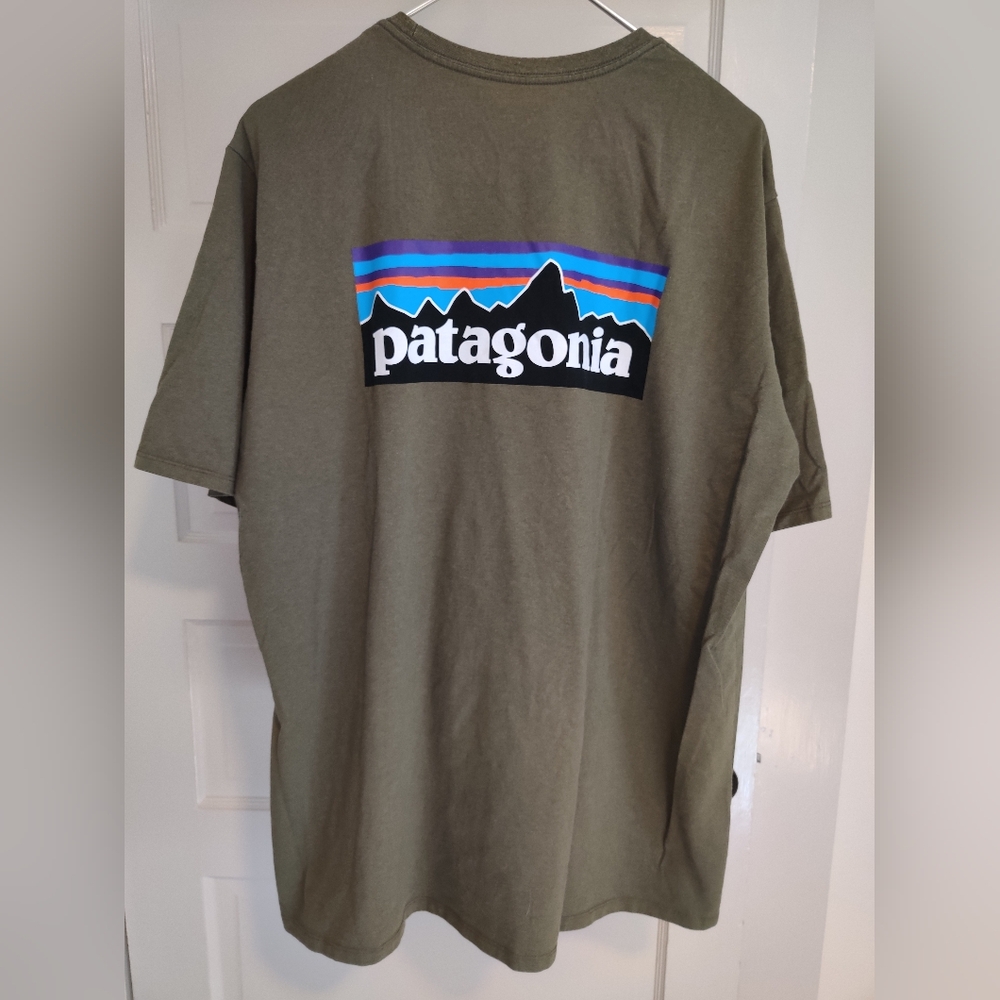 Patagonia M's P-6 Logo Responsibili-Tee